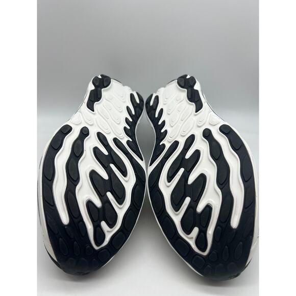 New Balance Fresh Foam Vongo v6 Black White Men's 12D MVNGOLK6 New - Picture 4 of 16